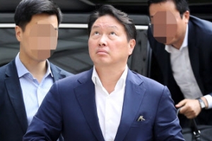 [포토] ‘명예훼손 재판 증인 출석’ 최태원 SK그룹 회장