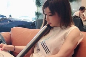 박봄, 여름 맞이 근황 공개..민소매+반바지에 드러난 몸매