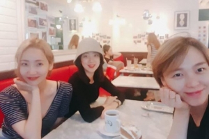 “여전한 꽃미모”...원더걸스 前 멤버 선예X예은X혜림 만남 포착