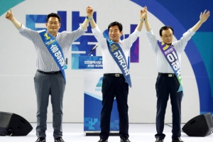 D-1 민주당 권력 교체, 송·김·이 “1등 자신있다”…추미애 ‘고별 회의’