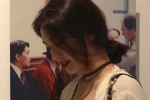 전소미, JYP와 계약해지 발표 앞두고 올린 심경 “가장 어두운 밤”