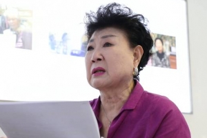 평양 출신 가수 현미 “이산가족 상봉 신청...두 동생 찾는다”