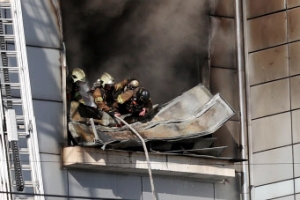 구조대 4분 만에 왔지만… 노동자 9명 삼킨 유독가스