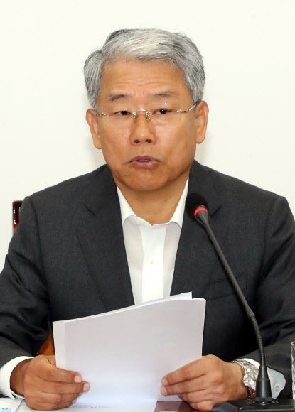 발언하는 김동철 비대위원장