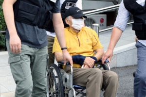 이웃 갈등·민원 불만으로 엽총 쏴 3명 살상 70대 귀농인 구속
