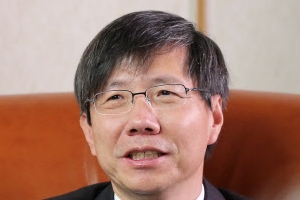 박근혜 징역 25년 선고한 김문석 부장판사는 김영란 동생