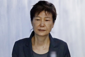 ‘징역 25년’ 박근혜, 국정농단 상고 포기…검찰은 대법원에 상고