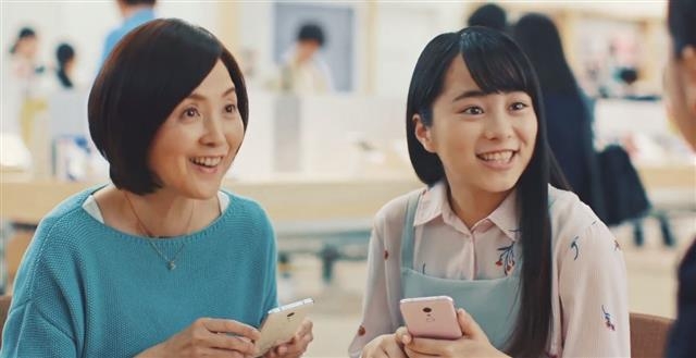 일본 최대 이동통신회사인 NTT도코모 TV광고 화면 캡쳐