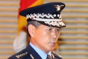 정경두 국방장관 후보자, 3년 전 문 대통령에 ‘눈도장’ 찍은 사연