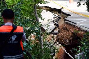 금천구 싱크홀 주민들 격분…“세월호와 다를 게 뭐냐”