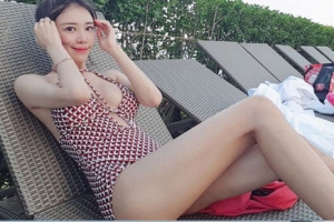 [포토] ‘글래머러스한 볼륨’ 크레용팝 엘린 비키니 자태