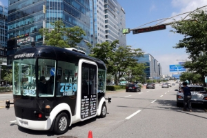 도로 달리는 자율주행 버스 ‘제로셔틀’