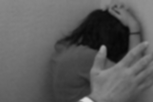 90년대 인기 록밴드 보컬의 몰락…가정폭력으로 집행유예