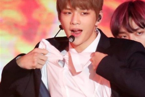 워너원 강다니엘, 복근 깜짝 공개 ‘훈훈 비주얼은 덤’