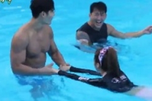 ‘미우새’ 김종국♥홍진영, 수영장 데이트 포착...자연스러운 스킨십