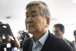 조양호 한진 회장 또 경찰 출석…회삿돈 자택 경비에 쓴 혐의
