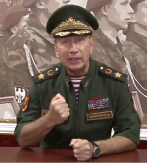 빅토르 졸로토프 러시가 국가근위대 대장이 11일(현지시간) 유튜브 채널을 통해 푸틴 대통령의 정적 알렉세이 나발니에게 결투를 신청하고 있다.=유튜브 캡처