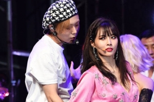 “사랑한 죄...” 현아♥이던, 소속사 큐브서 퇴출...공개 열애 후폭풍