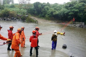 제주 또 폭우… 고립된 벌초객 구조