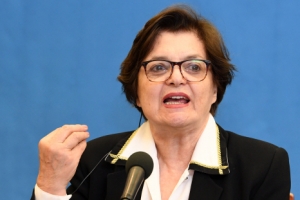 “솔직한 이야기로 새 세상 상상하게 하는 것이 내 역할”