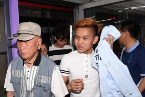 지하철 1호선 영등포역 진입하다 30분 넘게 멈춰