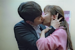 ‘러블리 호러블리’ 박시후 멱살 잡은 송지효, 엘리베이터 박력 키스