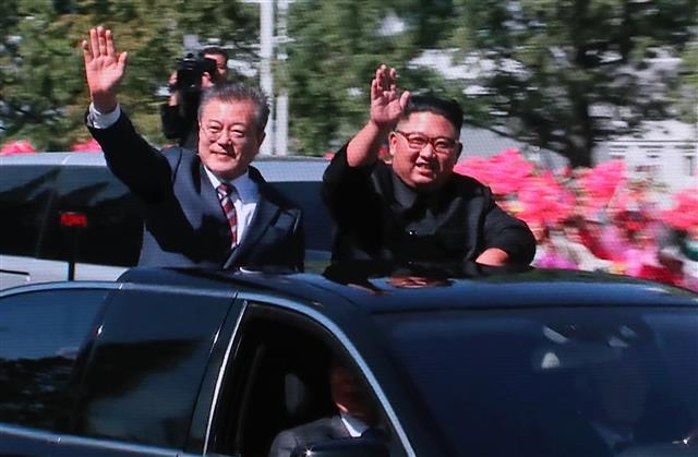 문재인 대통령과 김정은 위원장 ‘평양시내 카퍼레이드’