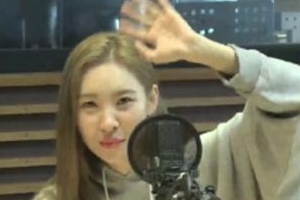 ‘정희’ 선미 “‘가시나’ 커버, 워너원 이대휘가 최고..춤선 너무 예뻐”