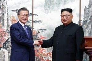 청와대, 다음달 13~14일 김정은 답방 추진 보도에 “가능성 열어놓고 있다”