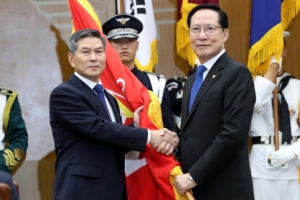 정경두 신임 국방장관…“군사 합의서 후속조치 적극추진”