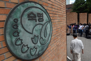 숙명여고 쌍둥이 아버지, 답안 있는 교무실에서 혼자 야근