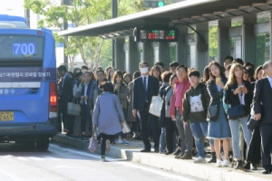 ‘주 52시간제’ 도입 앞둔 경기버스 노조 파업 예고…업계 ‘전운‘