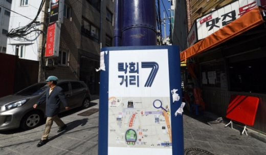 [뉴스 in] 어르신도 외면하는 ‘락희거리’