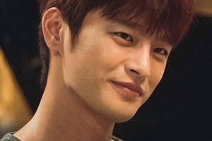 ‘일억개의 별’ 서인국X정소민, 운명적 끌림? 시선 고정 달달한 눈빛