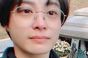 박희본, 故 김주혁 산소 방문 “조촐한 생일상 #그립습니다”