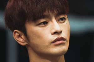 ‘하늘에서 내리는 일억개의 별’ 서인국X박성웅, 경찰서 앞 재회 포착