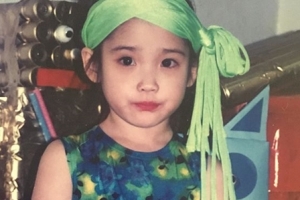 “아기 때부터 완성형 미모...” 아이유, 어린 시절 사진 깜짝 공개