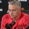 맨유 주장 지낸 네빌 “모리뉴 경질 보도 새나간 데 분노”