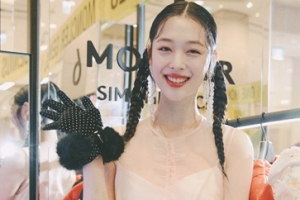 [포토] ‘시선 강탈’ 설리, 등장만으로 압도
