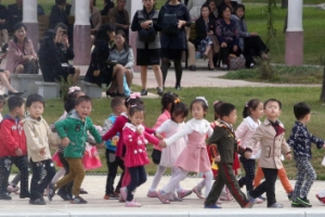 [서울포토] 가을소풍 나온 평양 어린이들