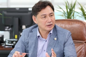 [의정 포커스] 8년째 ‘스쿠터 소통’…밥값 하는 의원상 제시