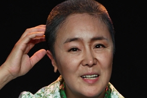 ‘내 친구 지화자’ 이주화 삭발 “관객 직접 만나기 때문에”