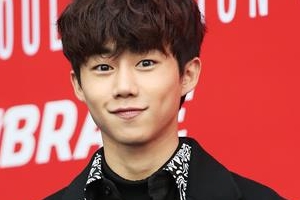 박지빈, 올블랙 패션으로 완성한 훈훈 비주얼 ‘부드러운 카리스마’