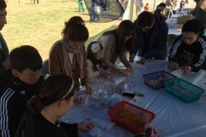 “유치·초등부 학생 300명 환경그림 뽐내고 난타공연까지” 김포 에코락행사 성황