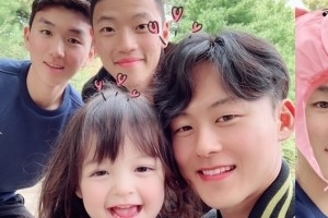 ‘슈퍼맨이 돌아왔다’ 나은, 이승우·황희찬·황인범과 만남 ‘훈훈’