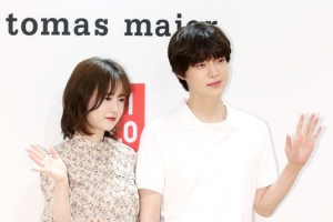 구혜선, 안재현이 디자인 한 결혼반지 공개 “꽃다발 반지”