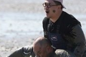 ‘1박2일’ 차태현 데프콘 윤동구, 진흙맨으로 변신한 모습 포착