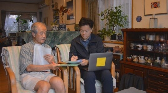 ‘오카모토 방정식’으로 유명한 오카모토(왼쪽) 국립천문대 명예교수와 송유근.SBS 캡처