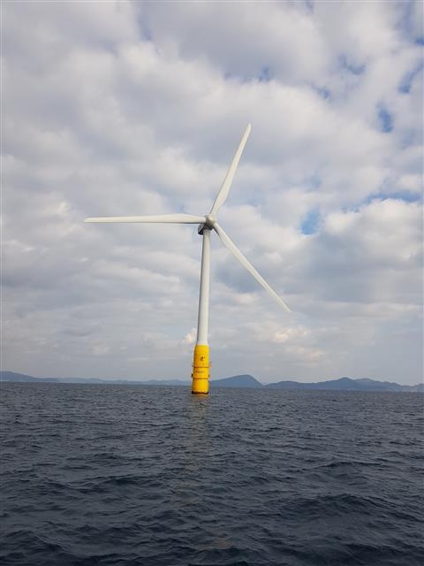 일본 나가사키현 고토시 앞바다에 설치된 2㎿ 부유식 해상풍력발전기. 울산시 제공