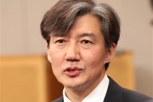 현직 판사, 조국 靑수석에 “치사하게 겁박 마라···권한 남용”